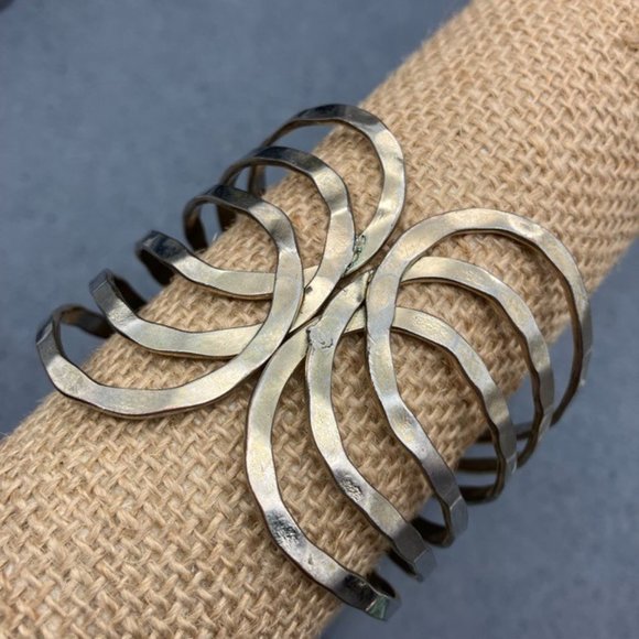 Hinged Bangle Bracelet Silver Gold Hammered Overlap Loop Retro Soft Girl BoHo - Picture 1 of 6